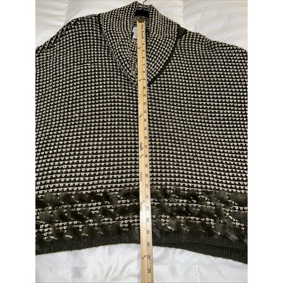 Chico’s Green Gold Shawl One Size OS Net Pullover Crochet Knit Shimmer Faux Fur - Picture 12 of 16